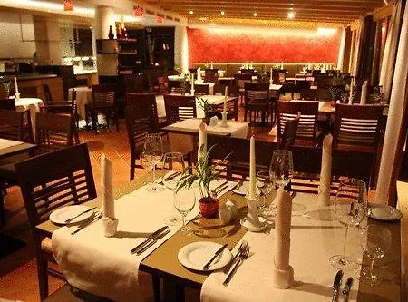 Momentum Hotel 