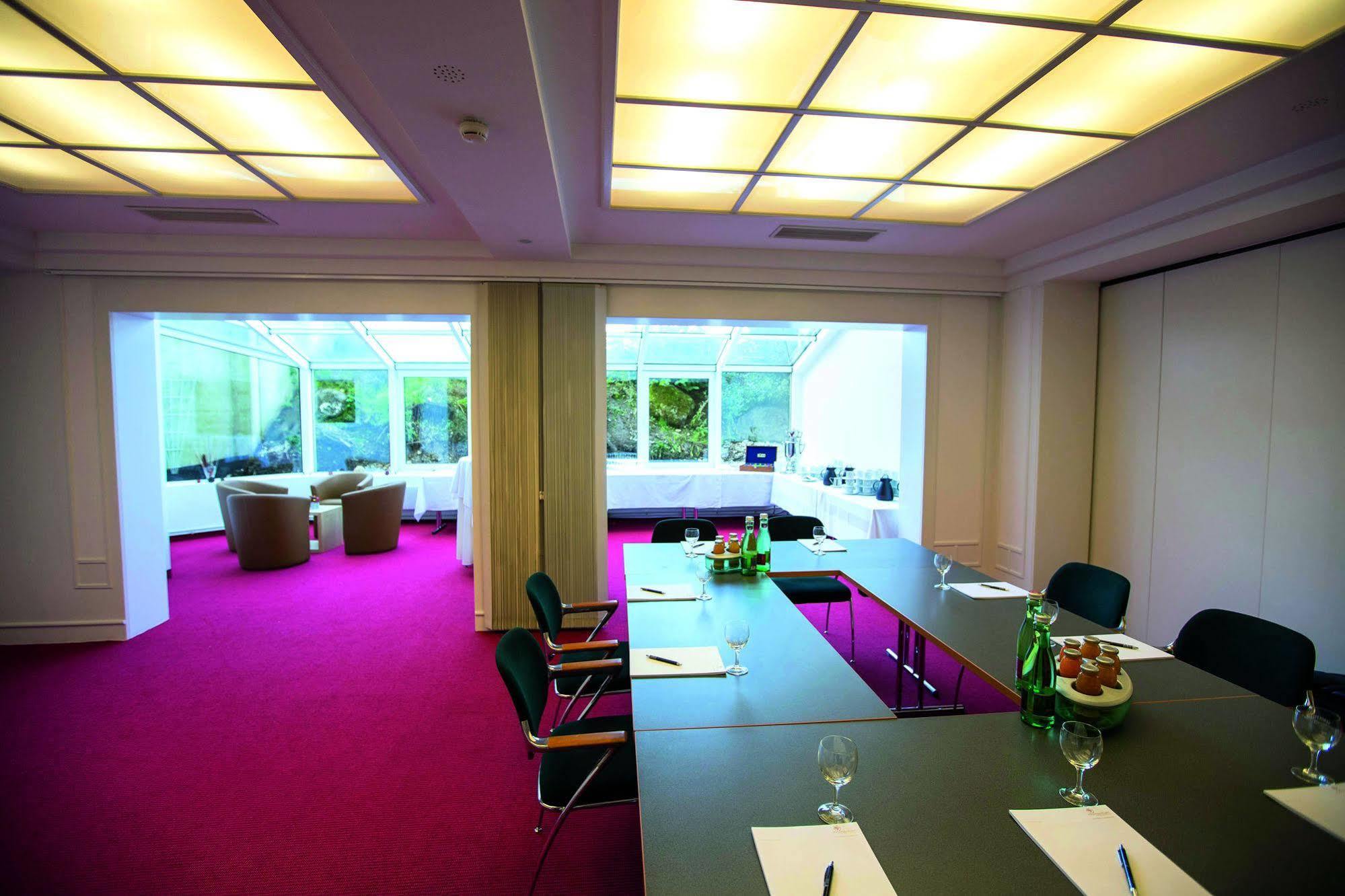 Momentum Hotel